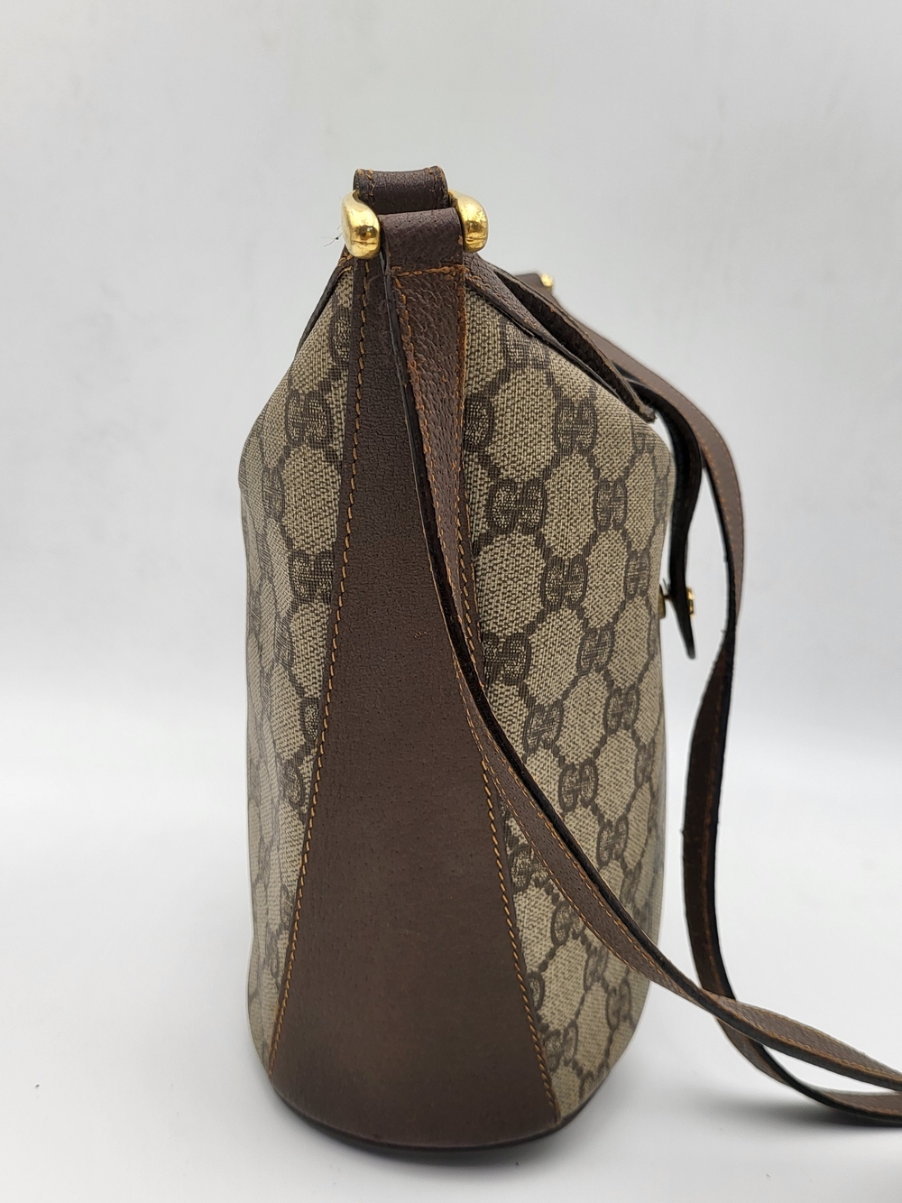 Gucci Vintage GG Canvas Crossbody Bucket Bag with Web Stripe. Auth..w/COA. - Picture 4 of 16